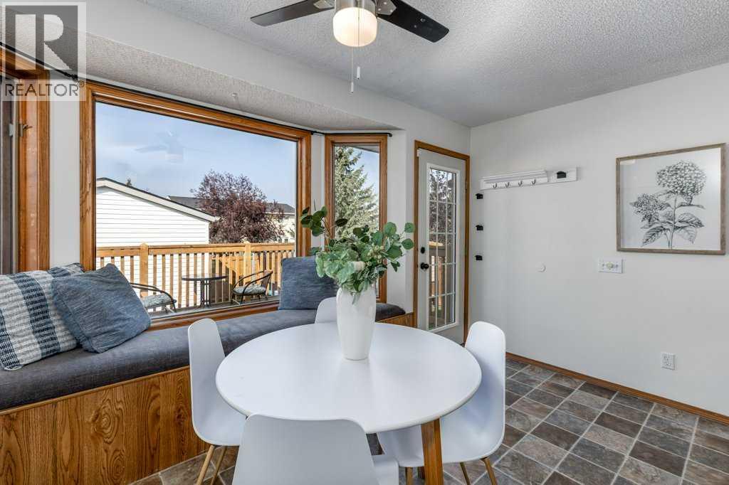 21 West Mcdougal Road, Cochrane, Alberta  T4C 1L3 - Photo 12 - A2256453