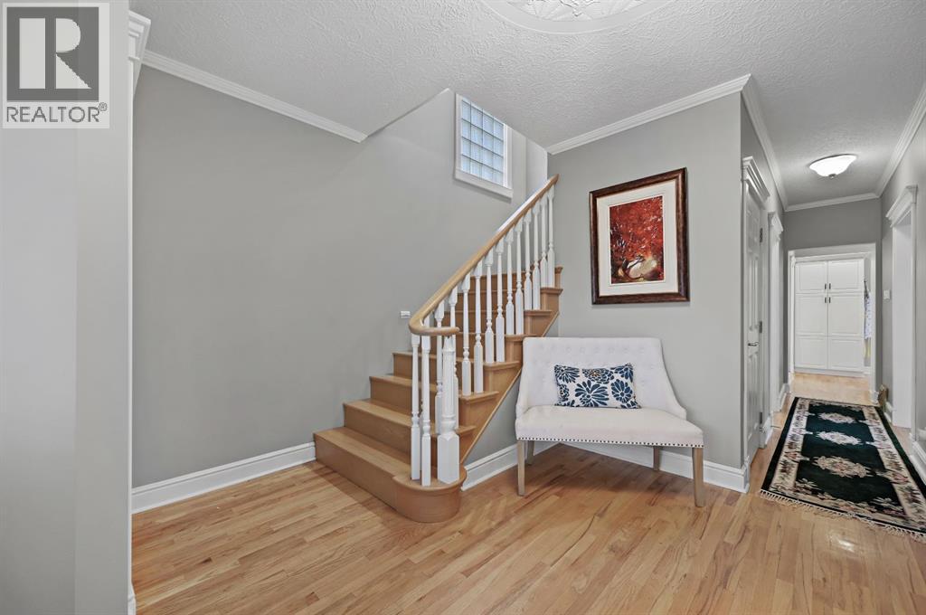 3208 Parkdale Boulevard Nw, Calgary, Alberta  T2N 3T3 - Photo 3 - A2271226