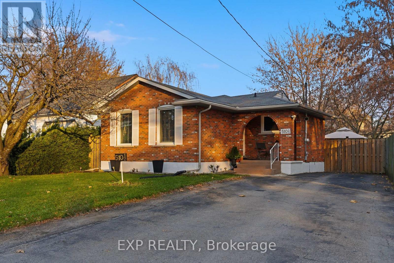 510 1/2 Niagara Street, St. Catharines, Ontario  L2M 3P5 - Photo 1 - X12582932