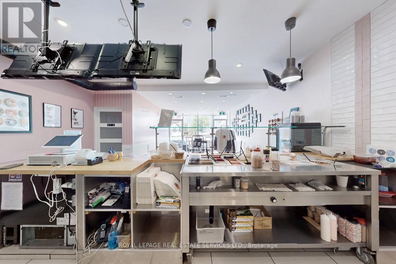 3830 Bloor Street W, Toronto, Ontario  M9B 1K8 - Photo 18 - W12586060