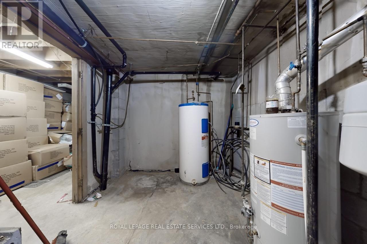 3830 Bloor Street W, Toronto, Ontario  M9B 1K8 - Photo 33 - W12586060