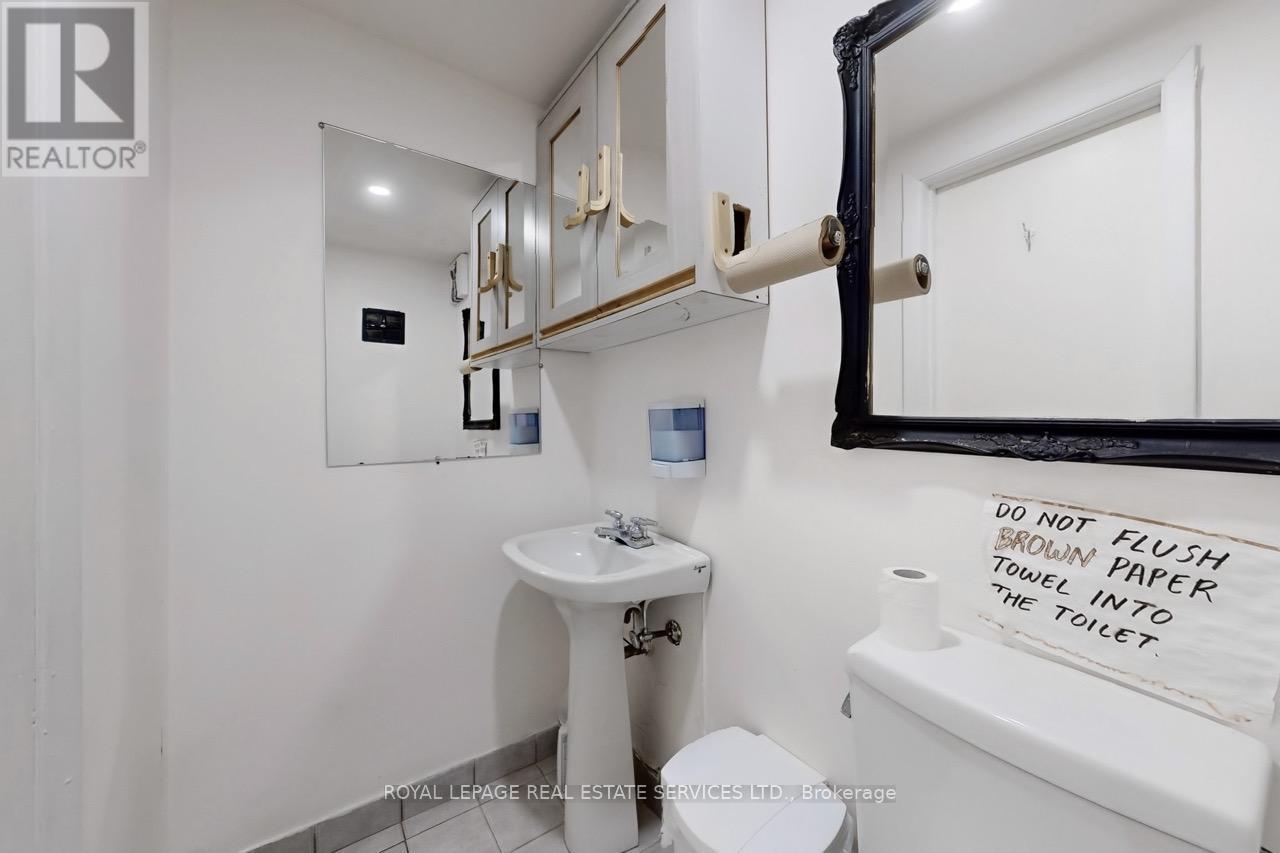 3830 Bloor Street W, Toronto, Ontario  M9B 1K8 - Photo 34 - W12586060