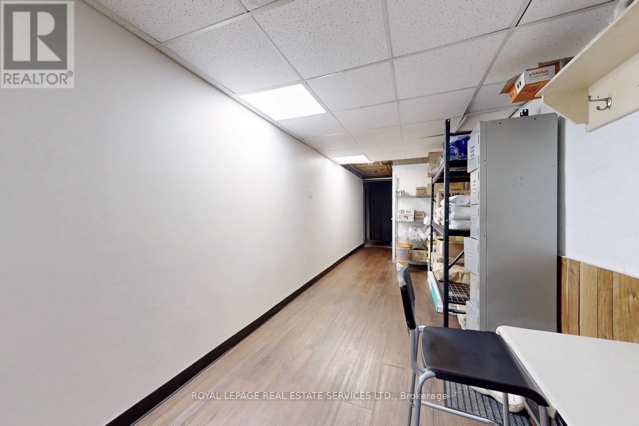 3830 Bloor Street W, Toronto, Ontario  M9B 1K8 - Photo 38 - W12586060