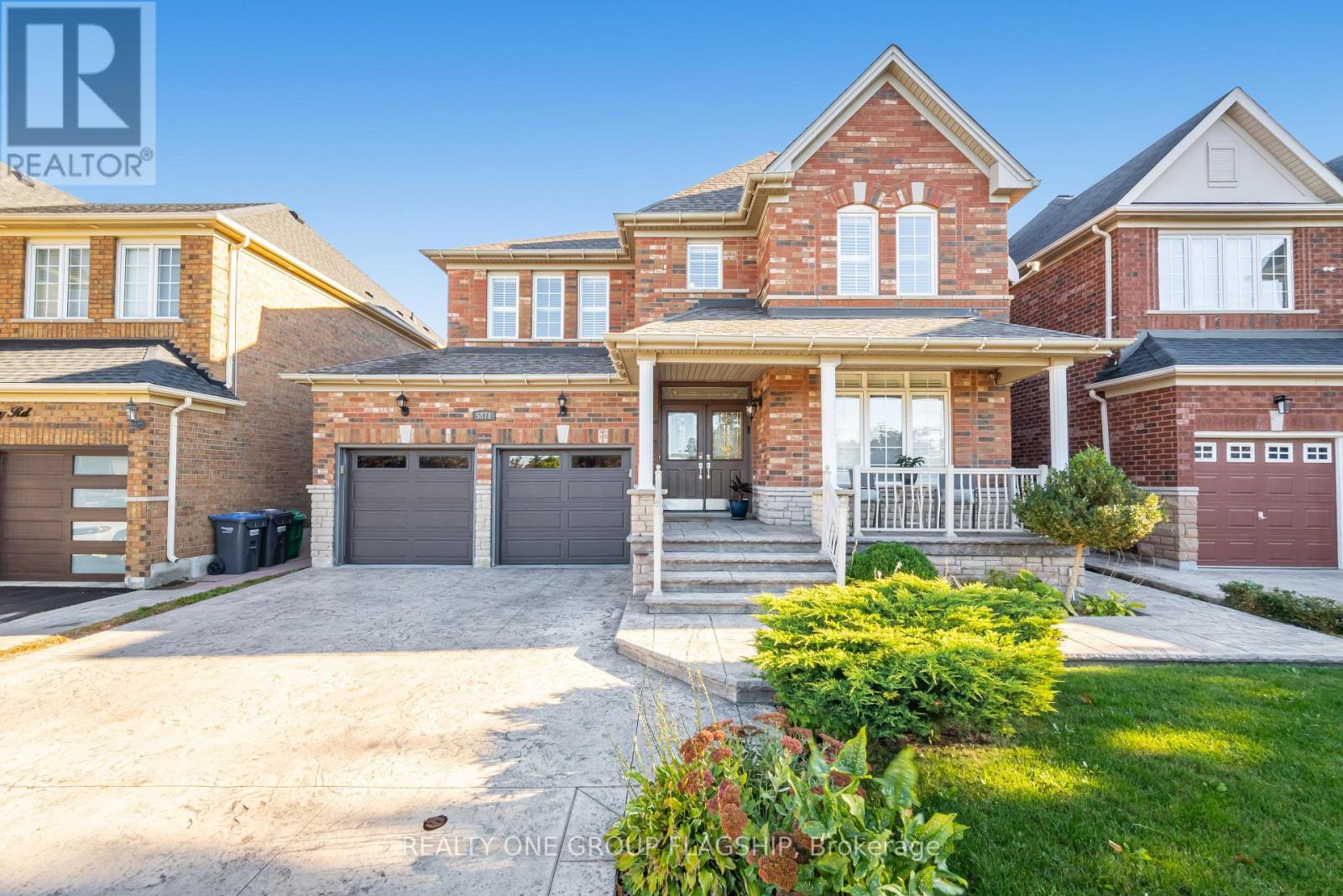 5871 Long Valley Road E, Mississauga, Ontario  L5M 6J5 - Photo 2 - W12586100