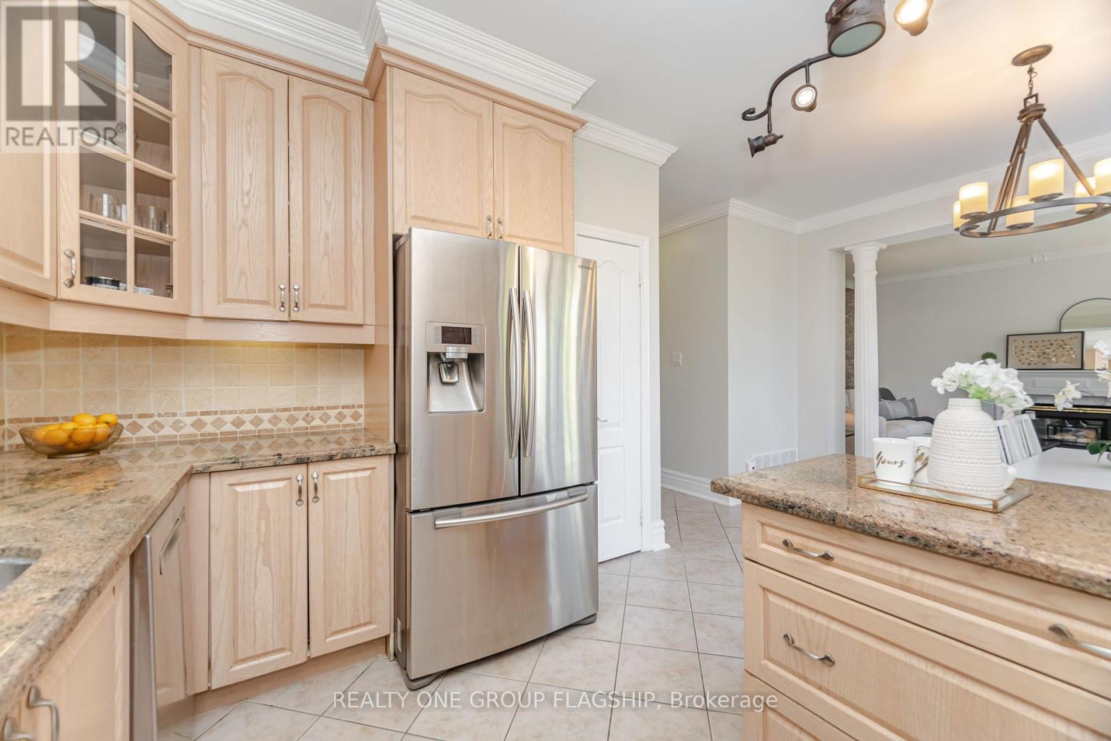 5871 Long Valley Road E, Mississauga, Ontario  L5M 6J5 - Photo 25 - W12586100