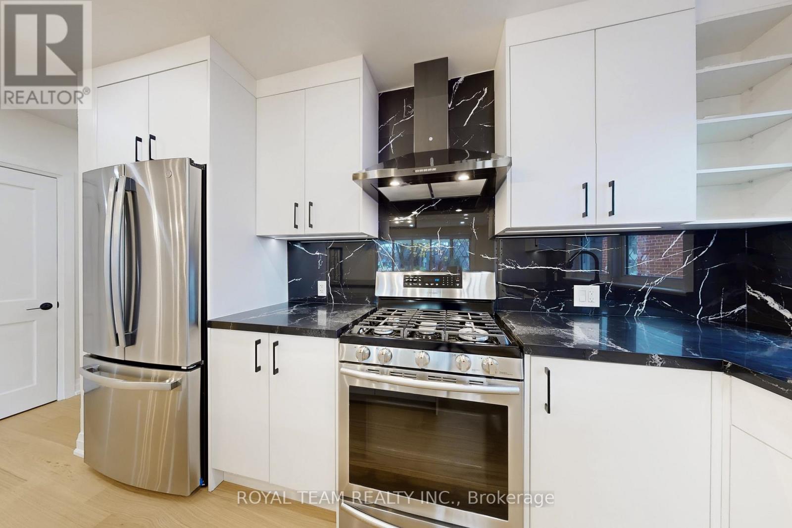 37 Markland Drive, Toronto, Ontario  M9C 1M9 - Photo 14 - W12586118