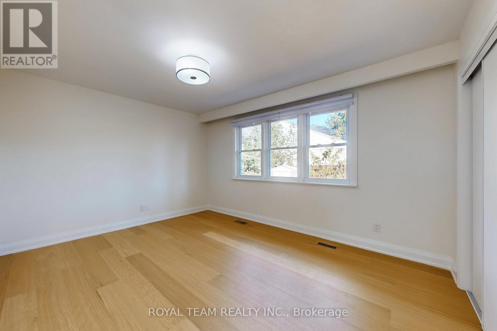 37 Markland Drive, Toronto, Ontario  M9C 1M9 - Photo 21 - W12586118