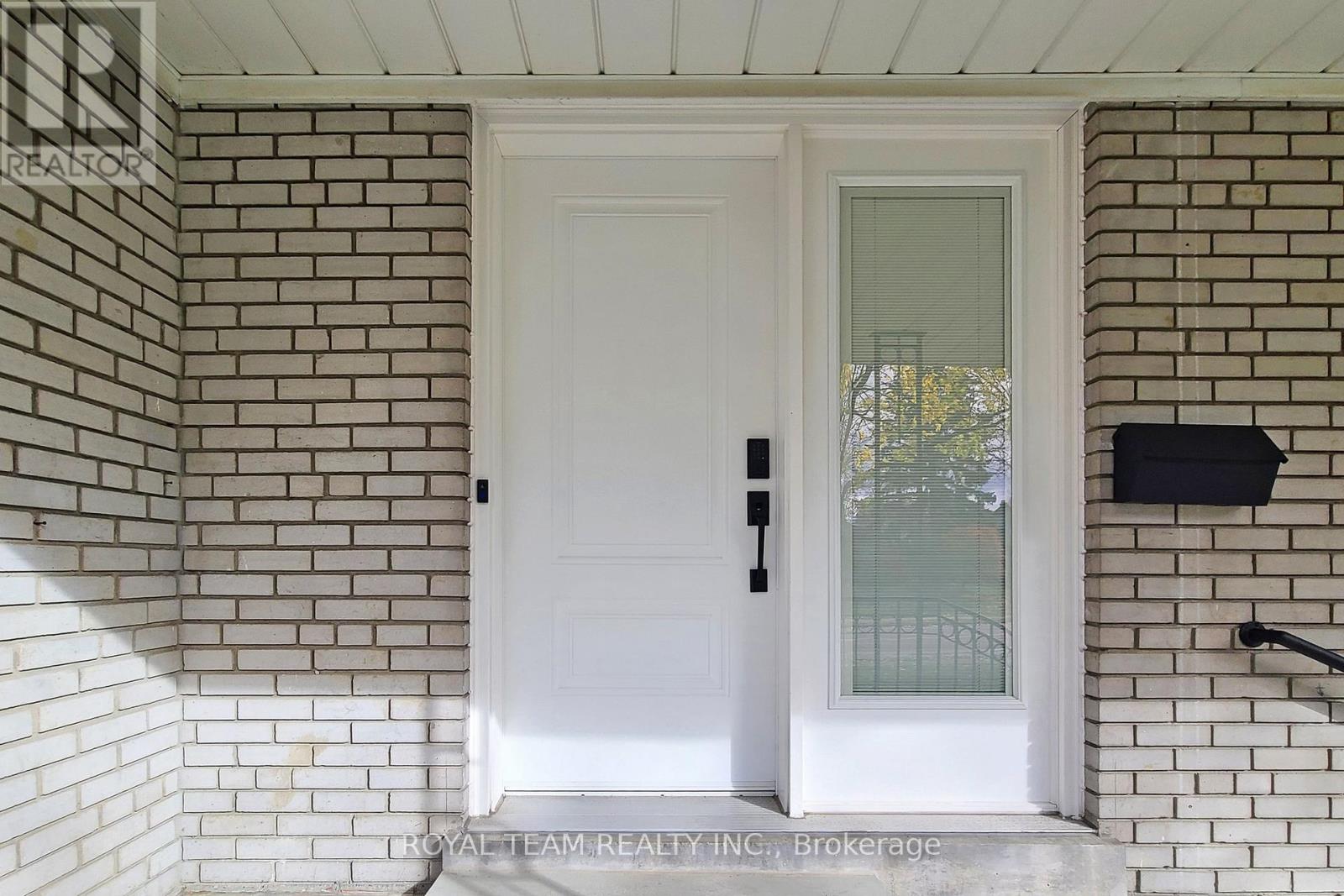 37 Markland Drive, Toronto, Ontario  M9C 1M9 - Photo 3 - W12586118