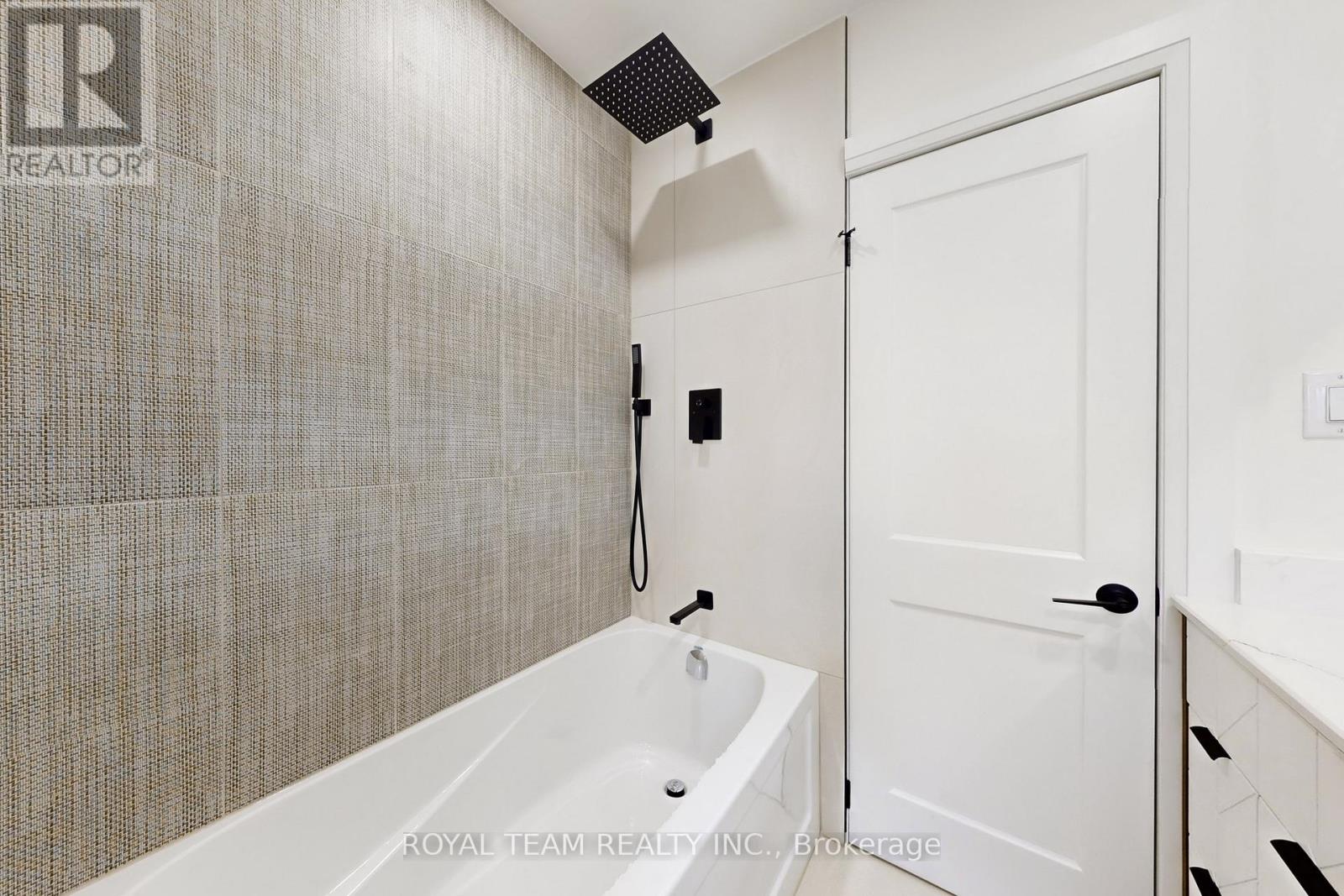 37 Markland Drive, Toronto, Ontario  M9C 1M9 - Photo 33 - W12586118