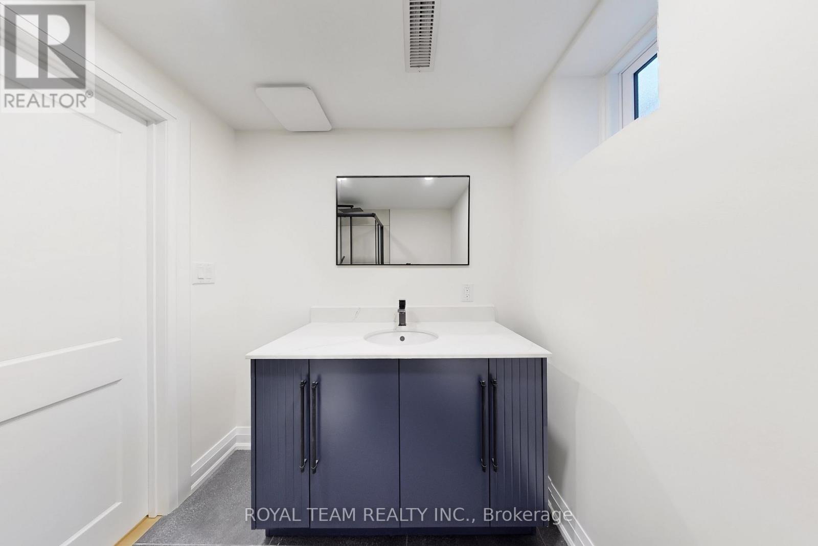 37 Markland Drive, Toronto, Ontario  M9C 1M9 - Photo 43 - W12586118