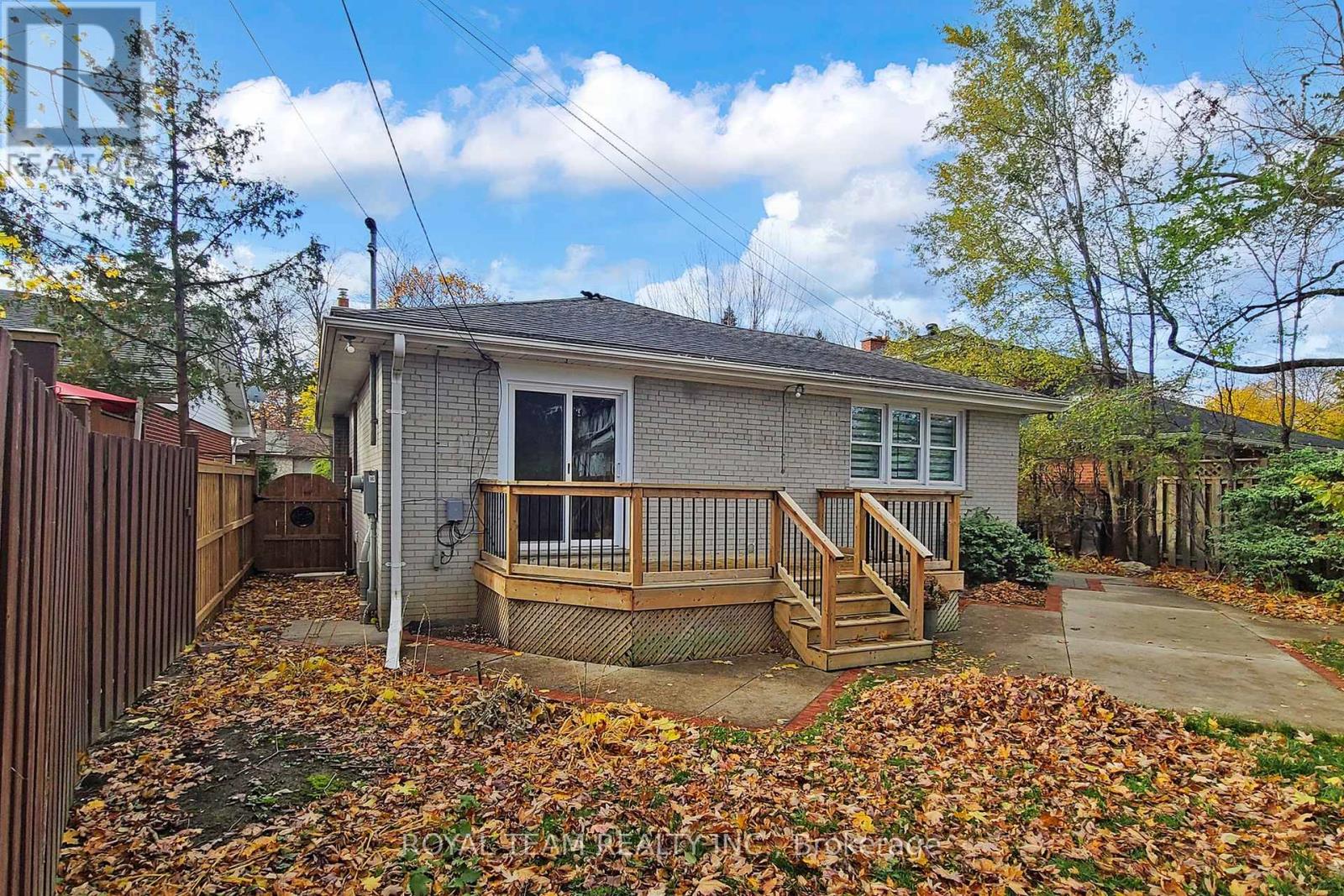 37 Markland Drive, Toronto, Ontario  M9C 1M9 - Photo 47 - W12586118