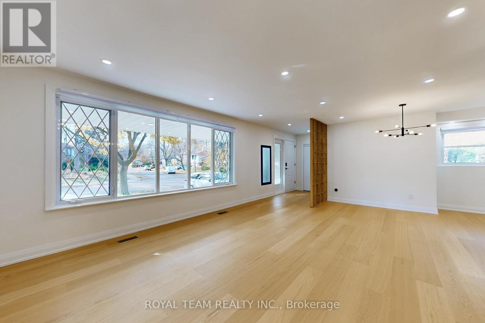 37 Markland Drive, Toronto, Ontario  M9C 1M9 - Photo 6 - W12586118