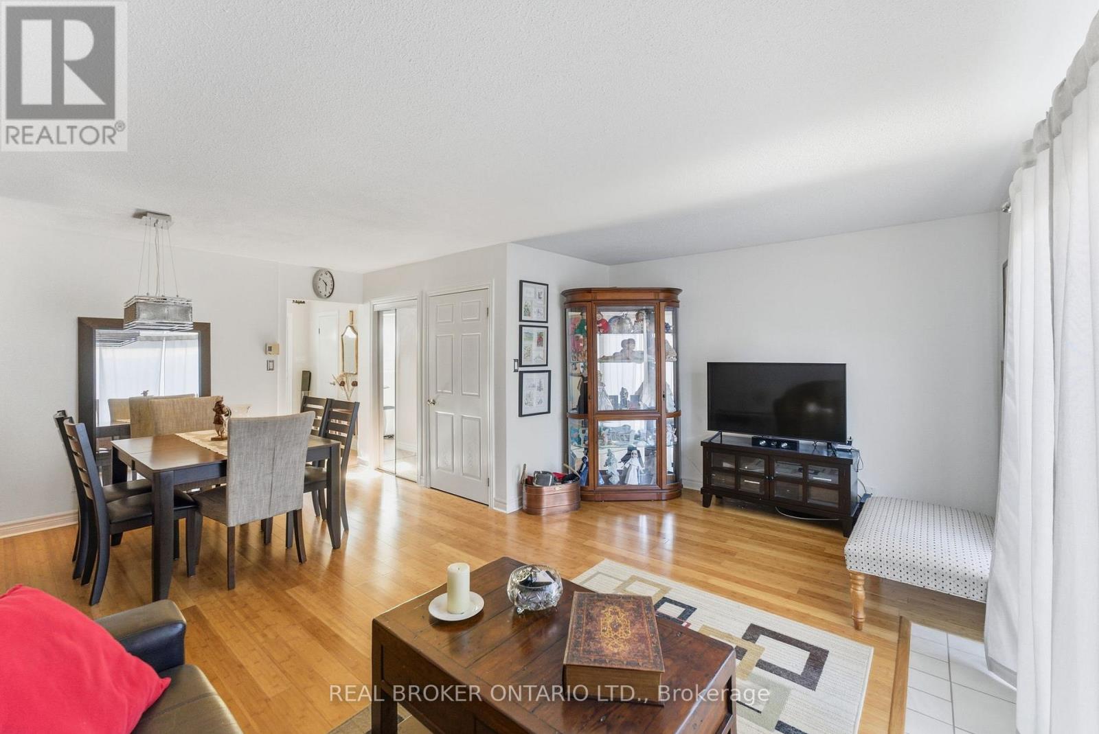 21 - 2107 Marine Drive, Oakville, Ontario  L6L 1B8 - Photo 11 - W12586132