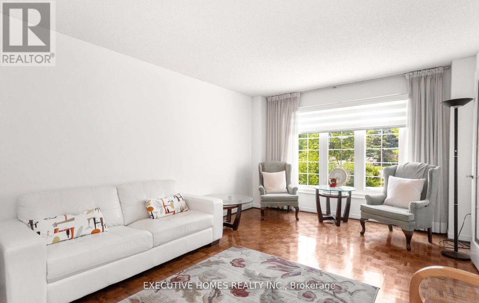 5489 Glen Erin Drive, Mississauga, Ontario  L5M 5C8 - Photo 11 - W12586134