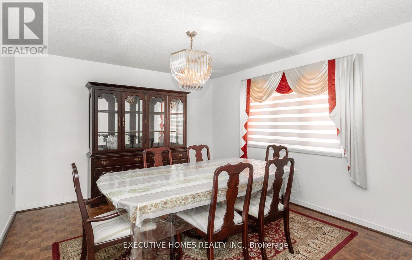 5489 Glen Erin Drive, Mississauga, Ontario  L5M 5C8 - Photo 13 - W12586134