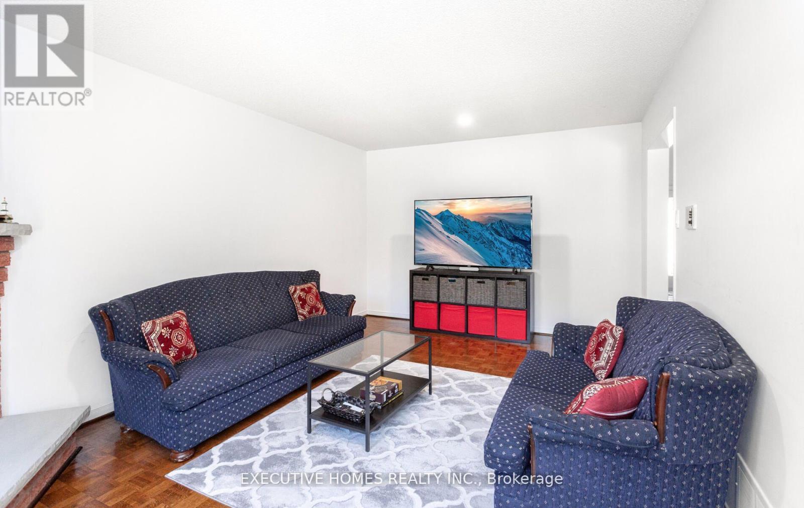 5489 Glen Erin Drive, Mississauga, Ontario  L5M 5C8 - Photo 15 - W12586134