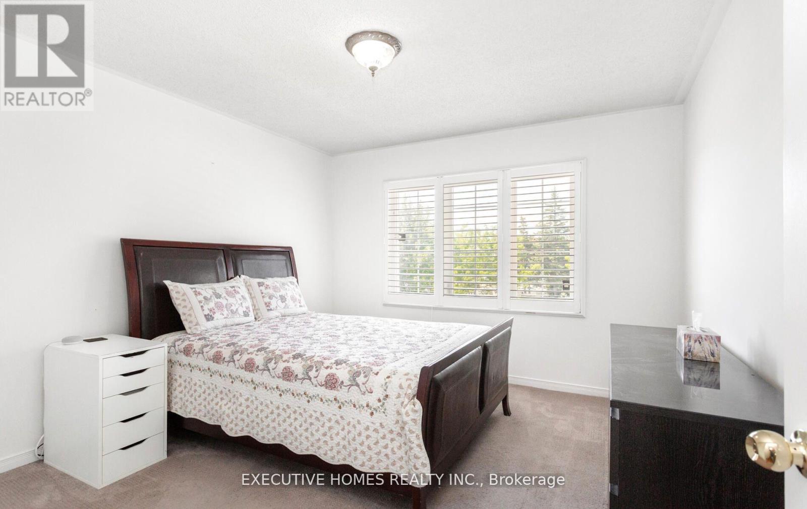 5489 Glen Erin Drive, Mississauga, Ontario  L5M 5C8 - Photo 28 - W12586134