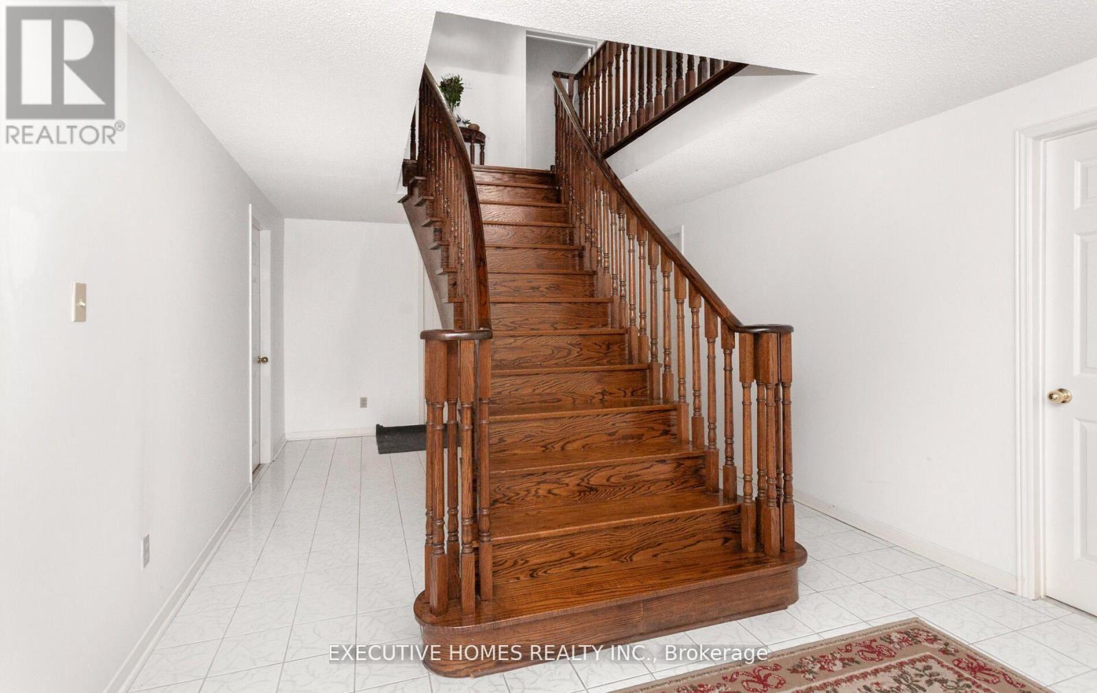 5489 Glen Erin Drive, Mississauga, Ontario  L5M 5C8 - Photo 39 - W12586134