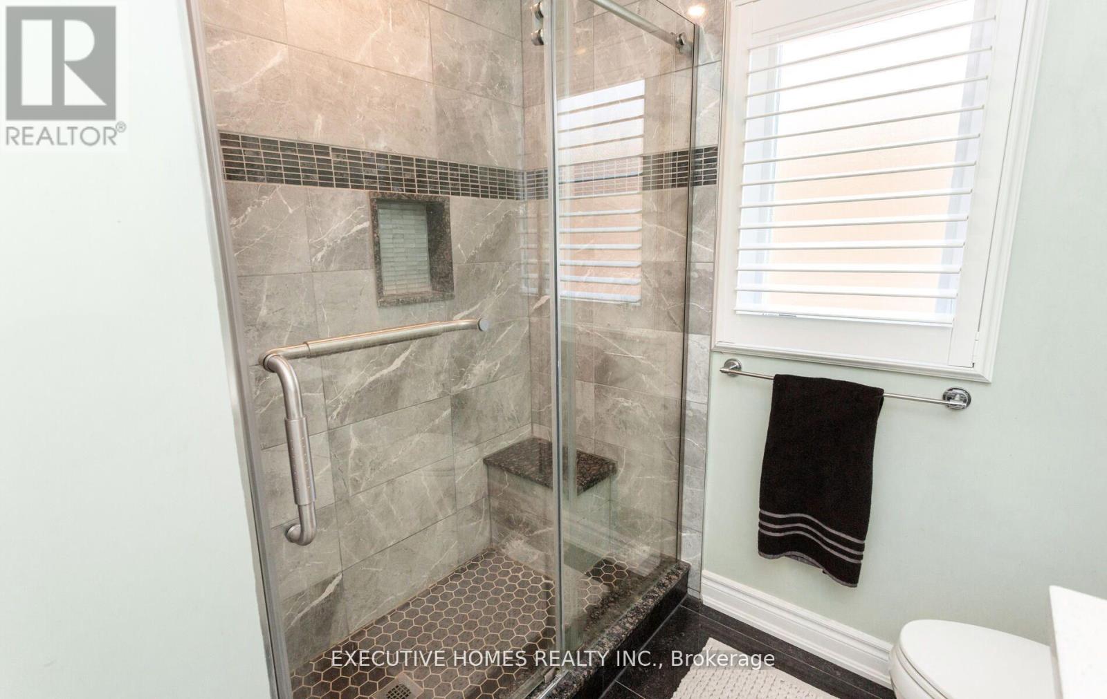 5489 Glen Erin Drive, Mississauga, Ontario  L5M 5C8 - Photo 42 - W12586134