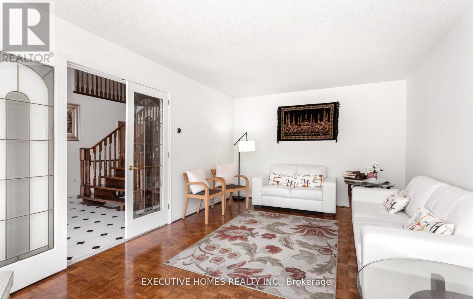 5489 Glen Erin Drive, Mississauga, Ontario  L5M 5C8 - Photo 8 - W12586134