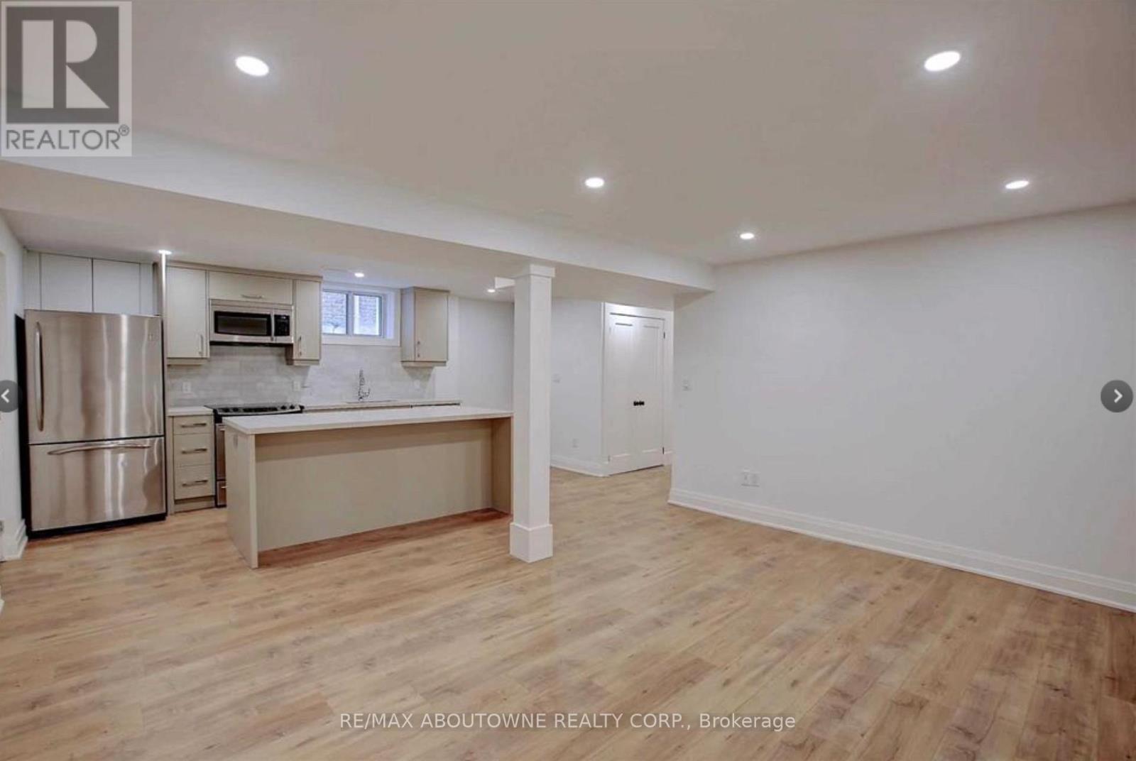 Lower - 136 Westside Drive, Oakville, Ontario  L6K 1P3 - Photo 4 - W12586160