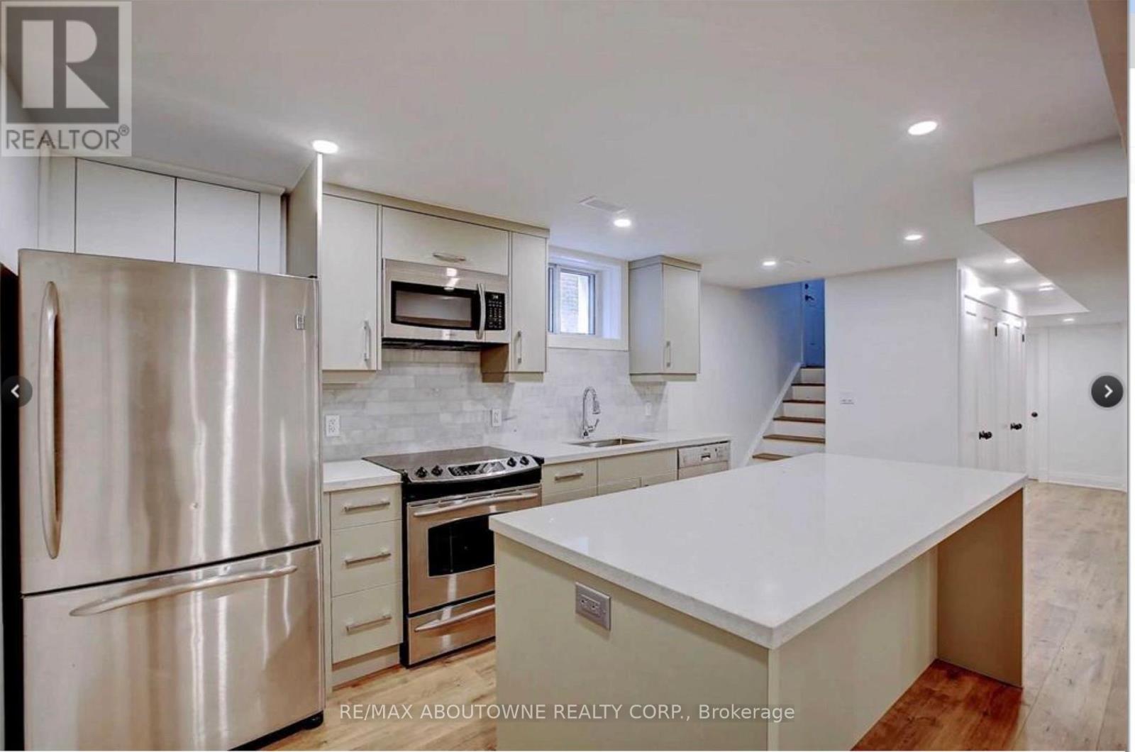 Lower - 136 Westside Drive, Oakville, Ontario  L6K 1P3 - Photo 5 - W12586160