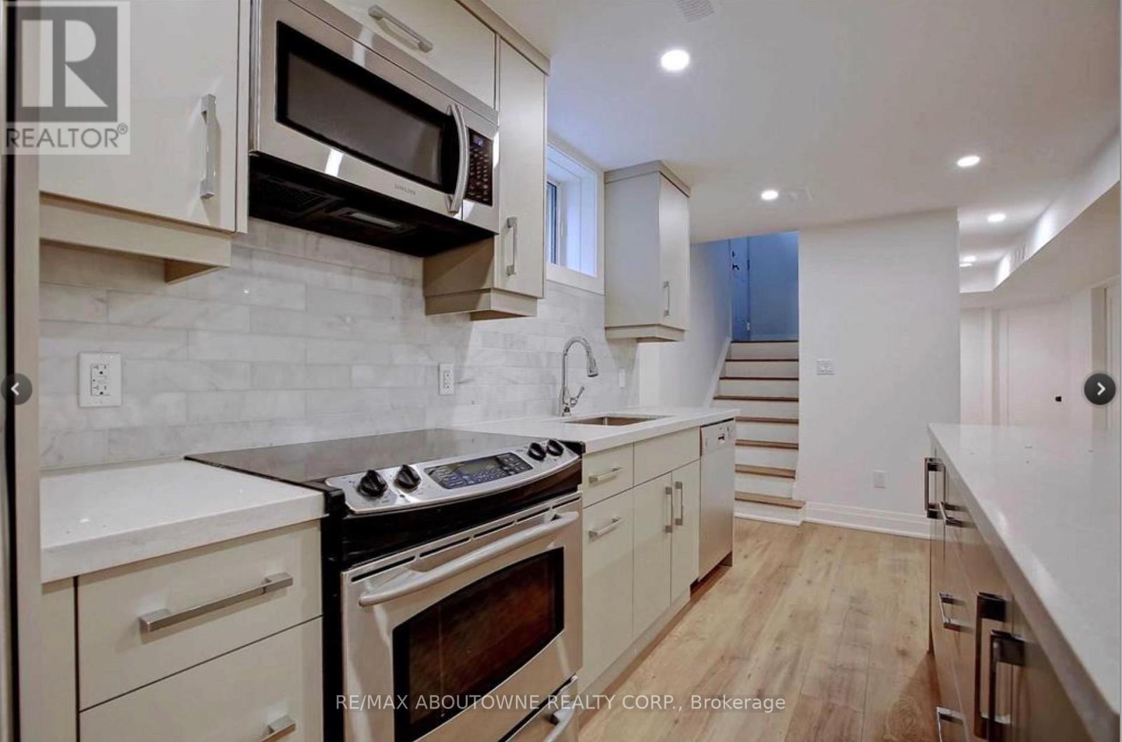 Lower - 136 Westside Drive, Oakville, Ontario  L6K 1P3 - Photo 6 - W12586160