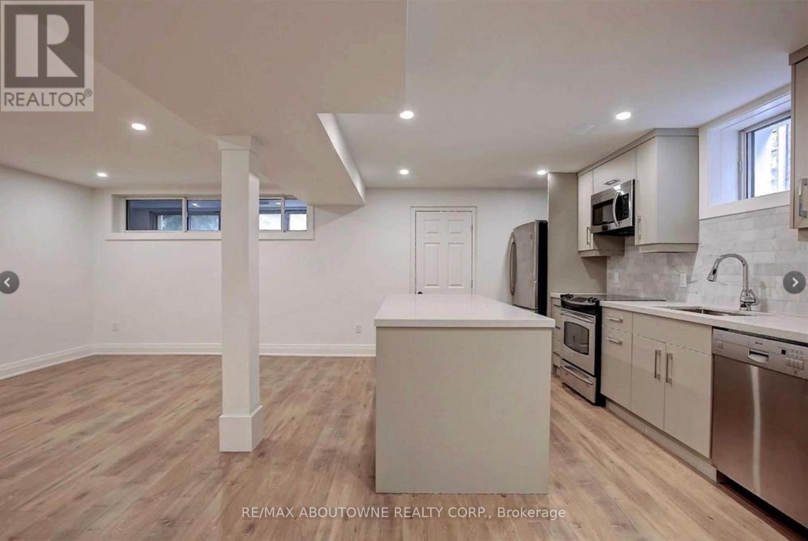 Lower - 136 Westside Drive, Oakville, Ontario  L6K 1P3 - Photo 7 - W12586160