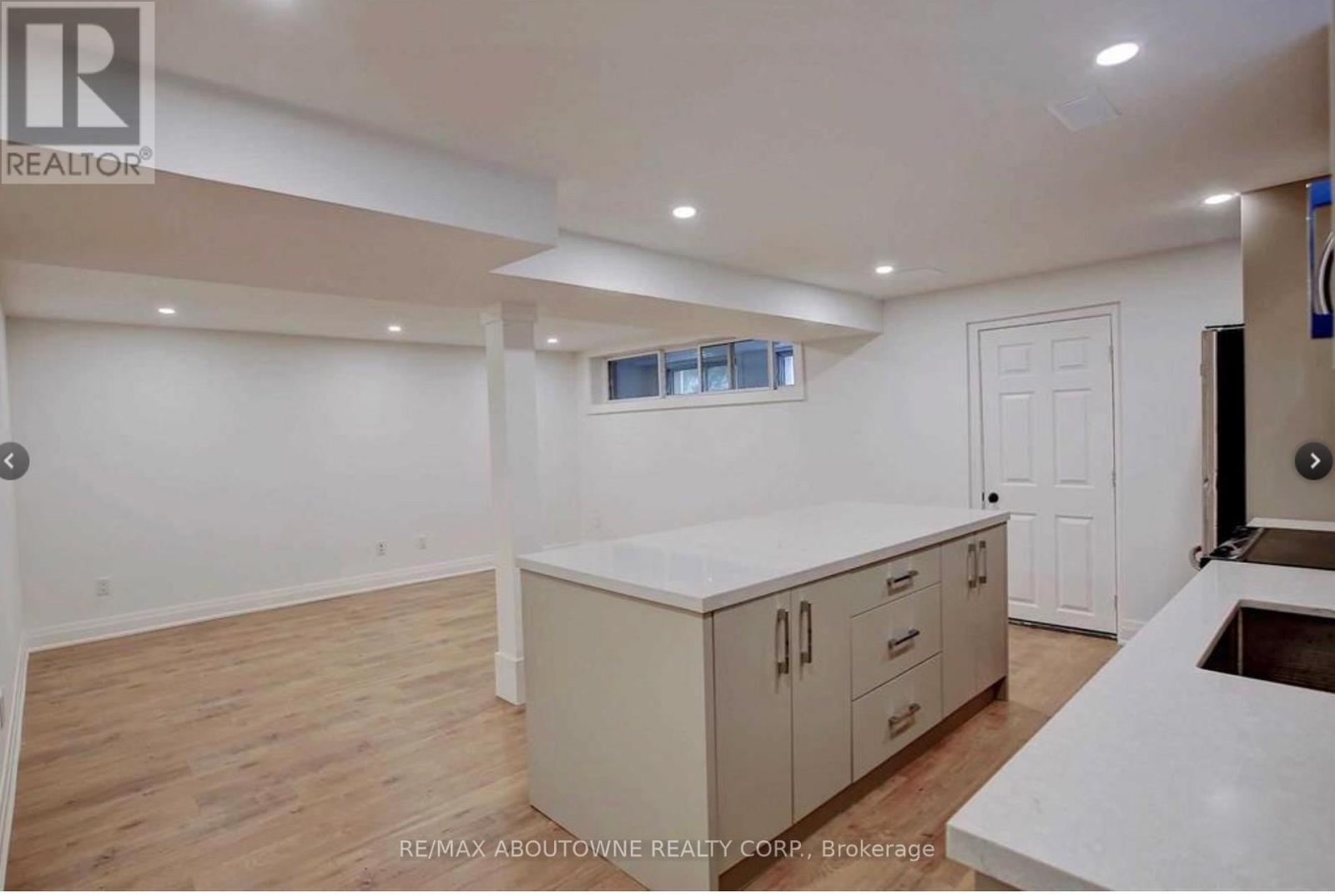 Lower - 136 Westside Drive, Oakville, Ontario  L6K 1P3 - Photo 8 - W12586160