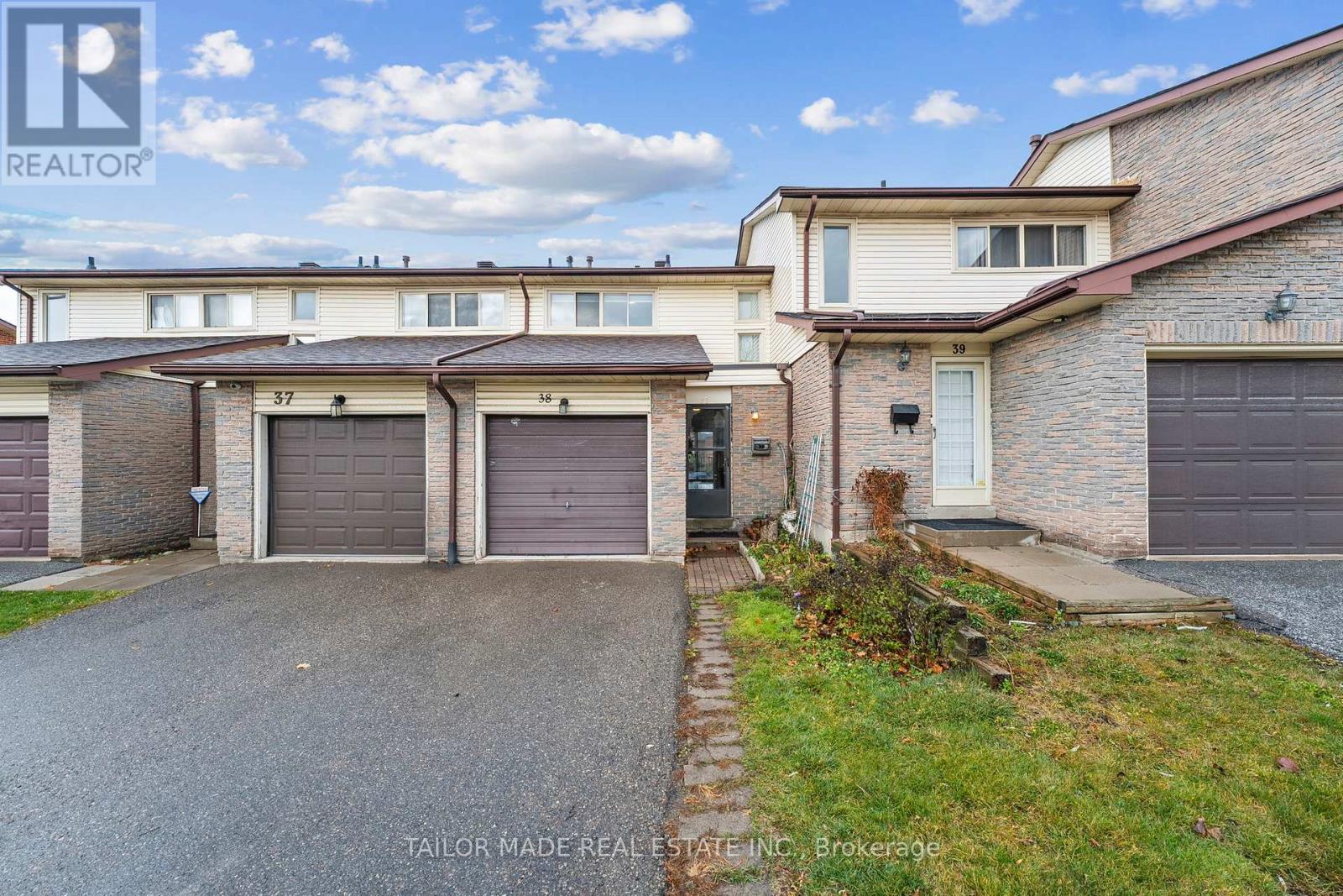 38 COLLINS CRESCENT, Brampton, Ontario