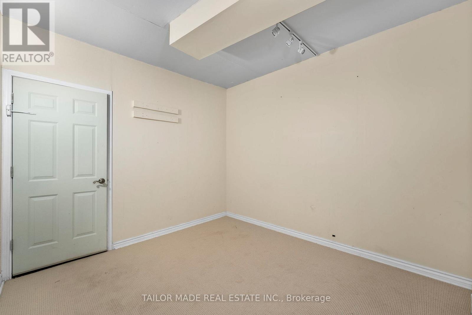 38 Collins Crescent, Brampton, Ontario  L6V 3M9 - Photo 11 - W12586164