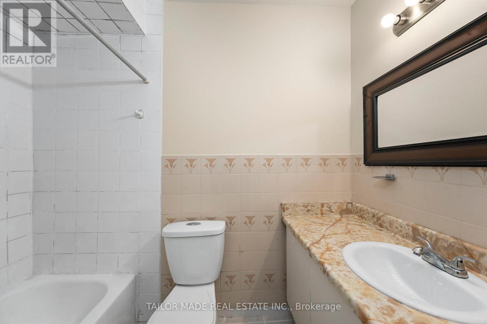 38 Collins Crescent, Brampton, Ontario  L6V 3M9 - Photo 23 - W12586164