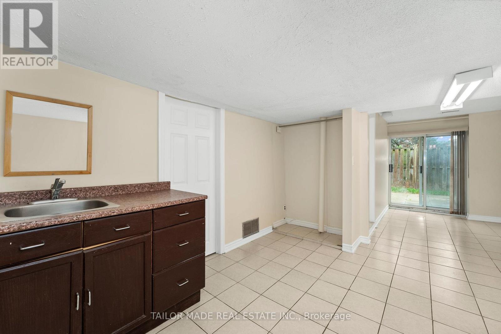 38 Collins Crescent, Brampton, Ontario  L6V 3M9 - Photo 24 - W12586164