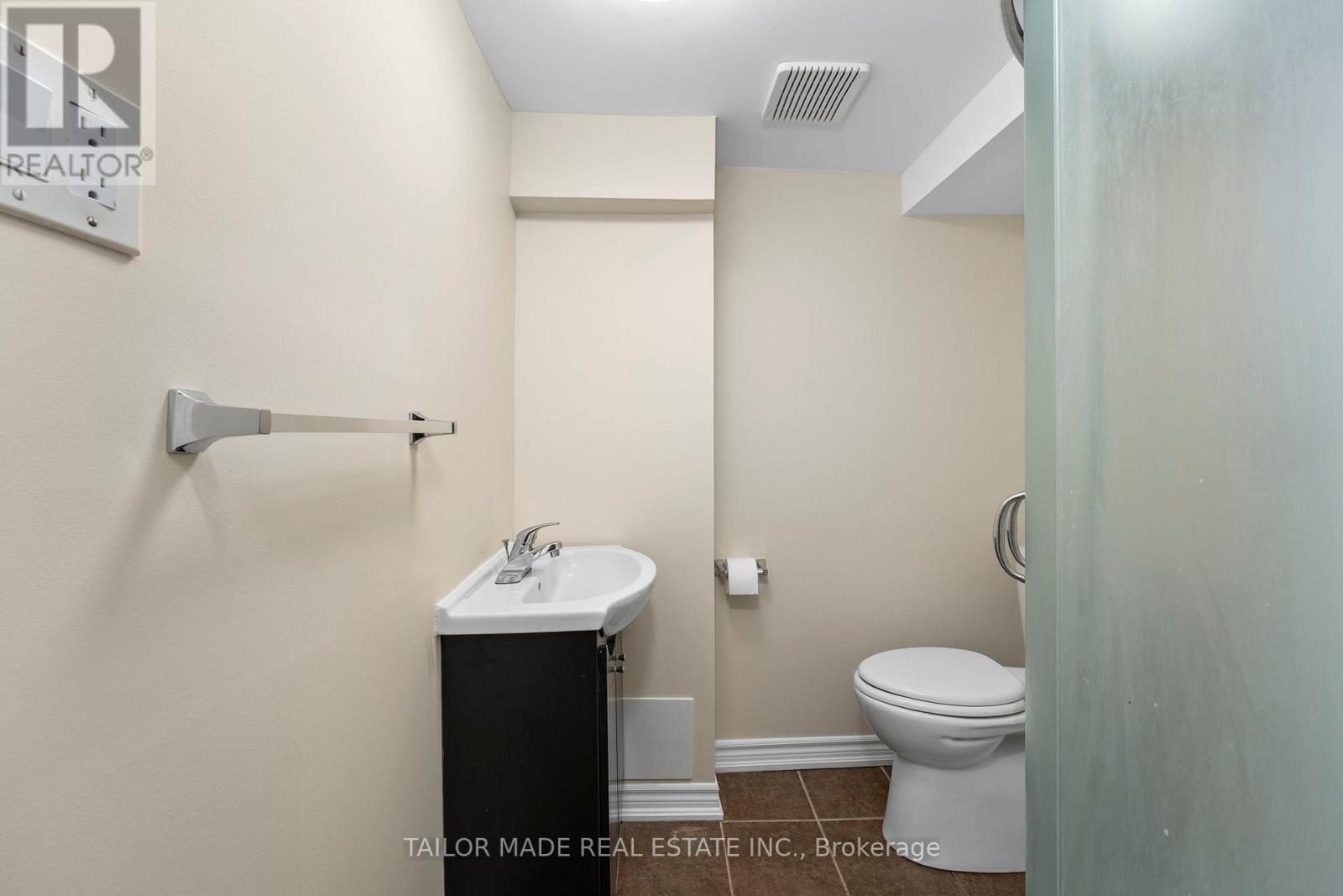 38 Collins Crescent, Brampton, Ontario  L6V 3M9 - Photo 30 - W12586164