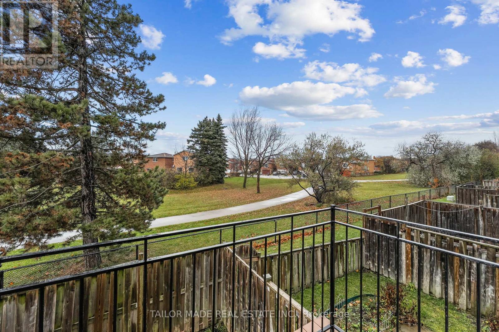 38 Collins Crescent, Brampton, Ontario  L6V 3M9 - Photo 7 - W12586164