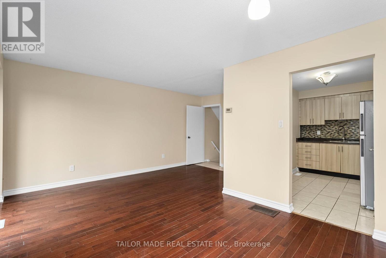 38 Collins Crescent, Brampton, Ontario  L6V 3M9 - Photo 8 - W12586164