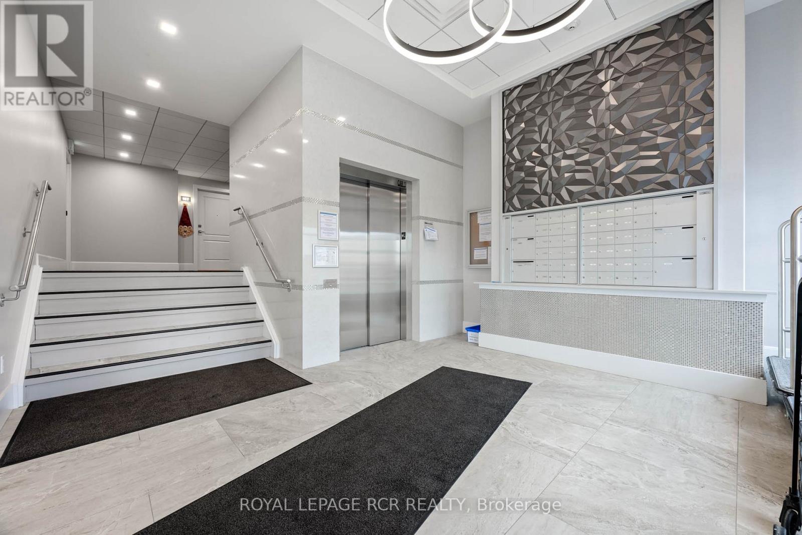 401 - 105 Spencer Avenue, Orangeville, Ontario  L9W 7S3 - Photo 5 - W12586230