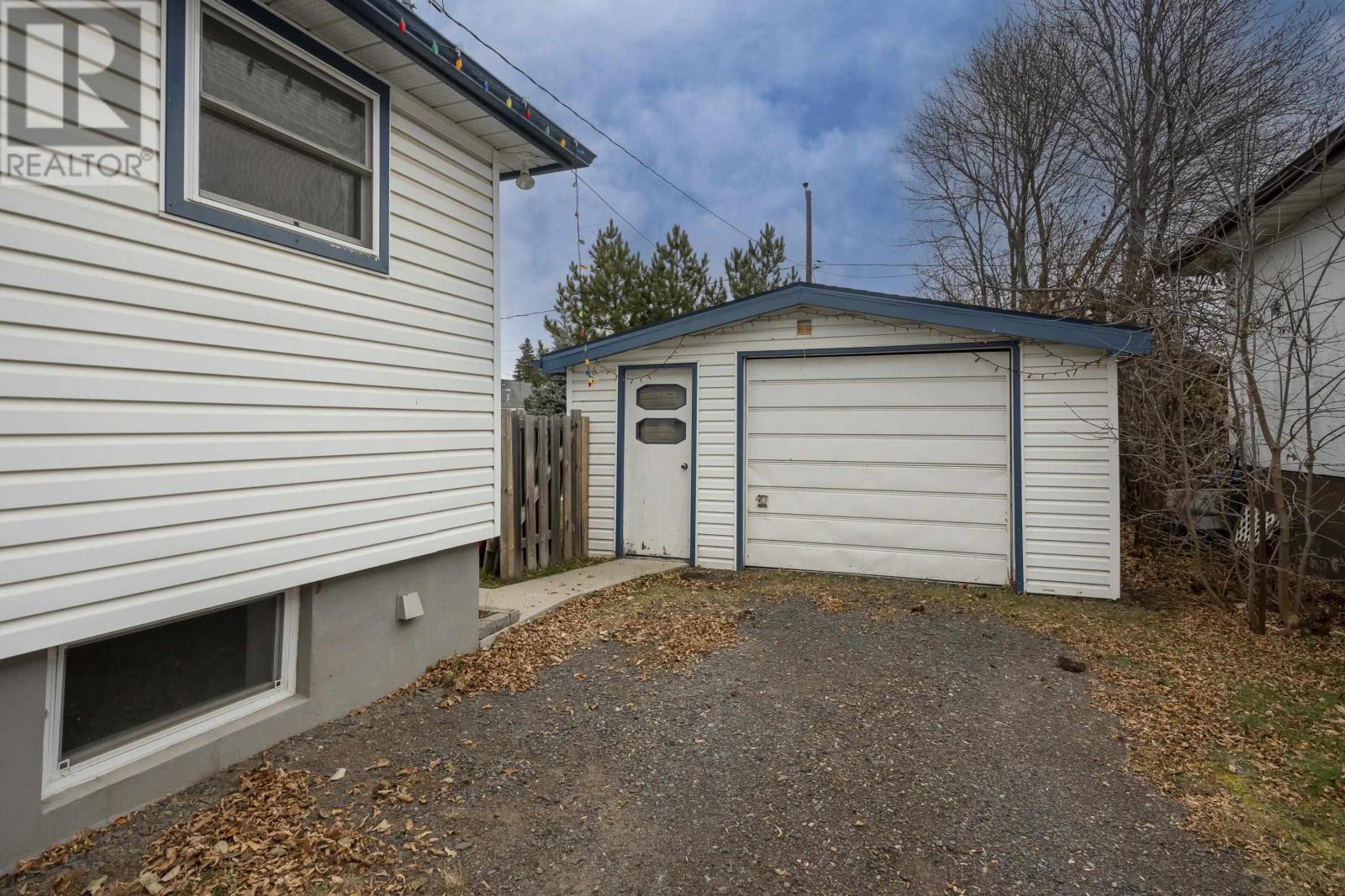 1332 Wallbridge Ave, Thunder Bay, Ontario  P7E 3K8 - Photo 5 - TB253516