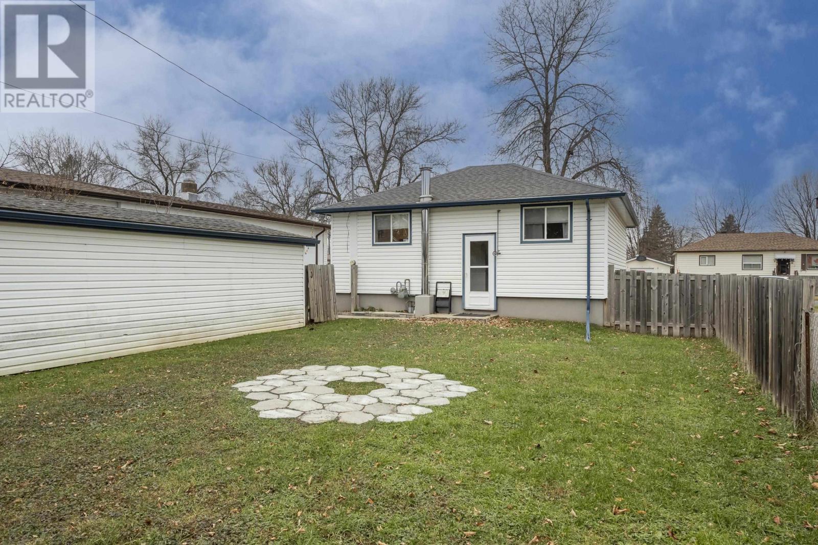 1332 Wallbridge Ave, Thunder Bay, Ontario  P7E 3K8 - Photo 9 - TB253516