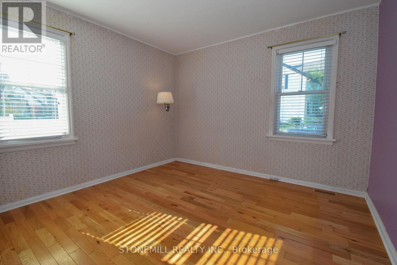 272 Carlton Street, St. Catharines, Ontario  L2N 1B9 - Photo 16 - X12586218