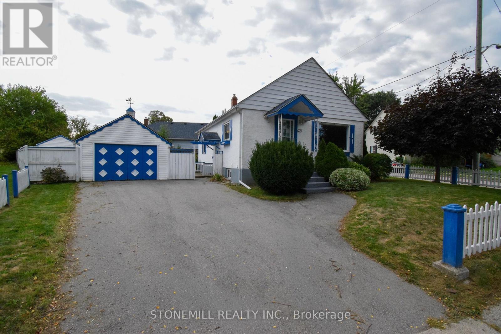 272 Carlton Street, St. Catharines, Ontario  L2N 1B9 - Photo 2 - X12586218