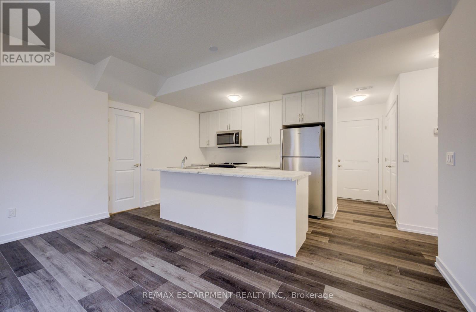 20 - 70 Kenesky Drive, Hamilton, Ontario  L8B 1Y4 - Photo 5 - X12586228