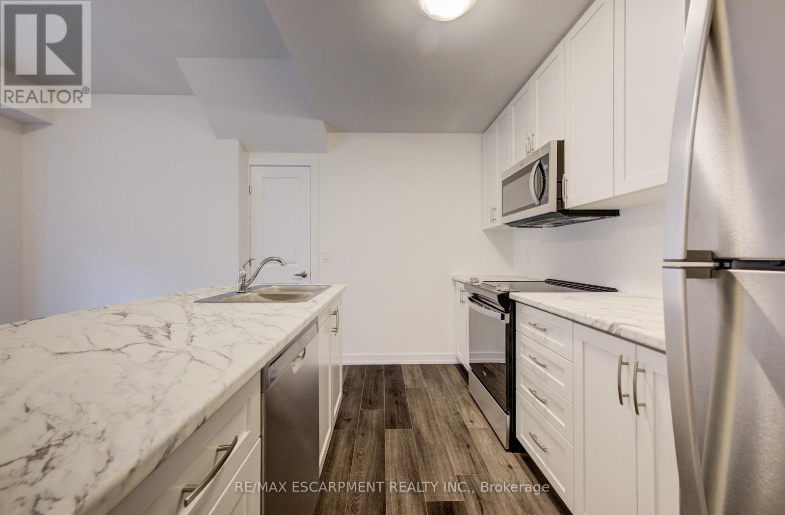 20 - 70 Kenesky Drive, Hamilton, Ontario  L8B 1Y4 - Photo 7 - X12586228