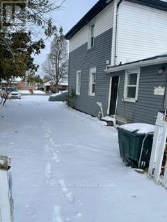 76 Fairview Drive, Brantford, Ontario  N3R 2W9 - Photo 3 - X12520012