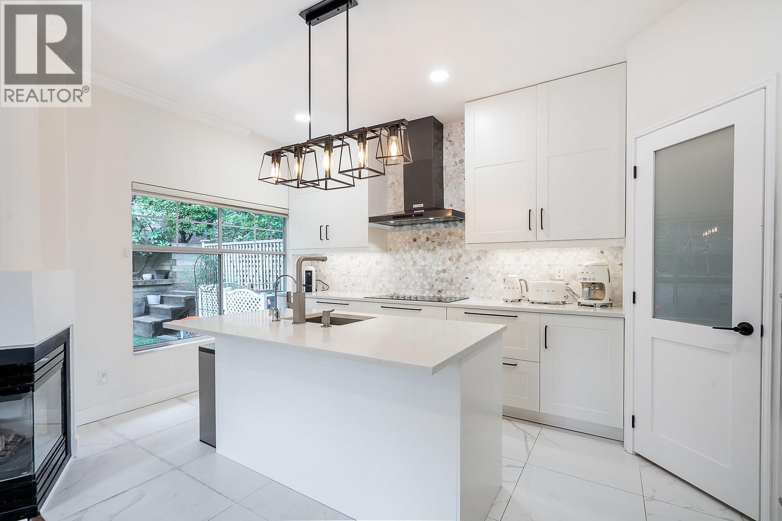 7 2979 Panorama Drive, Coquitlam, British Columbia  V3E 2W8 - Photo 32 - R3070895