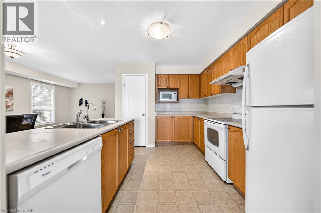 775 Karlsfeld Road, Waterloo, Ontario  N2T 2X2 - Photo 8 - 40790471