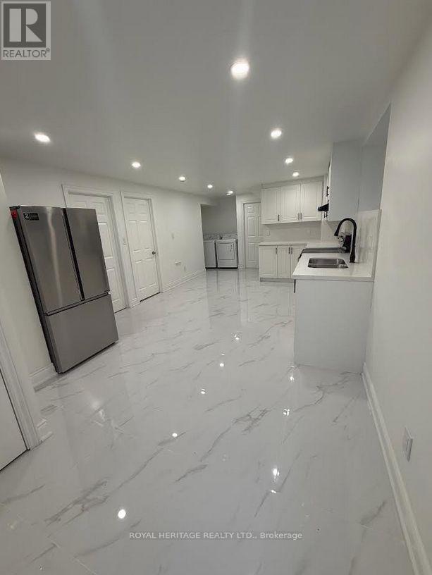 985 Black Cherry Drive, Oshawa, Ontario  L1K 0P2 - Photo 7 - E12568958