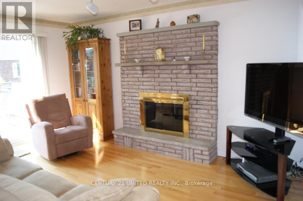 976 Glenhare Street, Cobourg, Ontario  K9A 5G4 - Photo 10 - X12364933