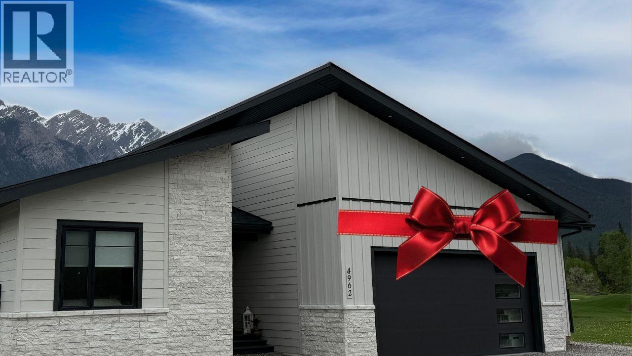 4962 RIVERSIDE Drive, Fairmont Hot Springs, British Columbia