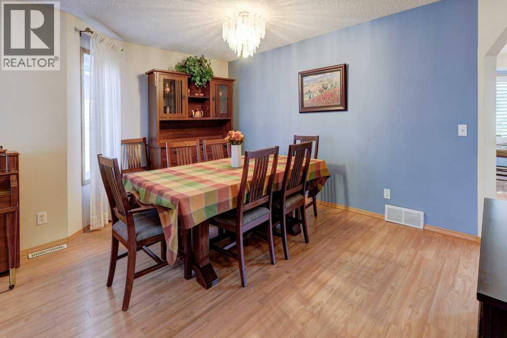 2423 Morris Crescent Se, Airdrie, Alberta  T4A 2B8 - Photo 4 - A2262309